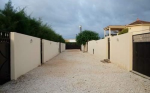 8 Villas avec piscine et 2000 M2 de terrain  Tf à vendre cause départ