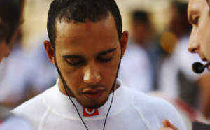 Hamilton abandonne à Abou Dhabi, Räikkönen en tête
