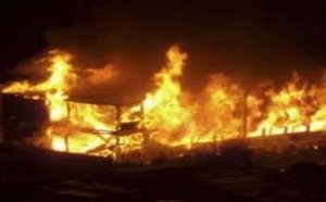 Dernière minute/Violent incendie sur la rue Felix Eboué : Des dizaines d’entrepôts partent en fumée