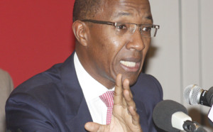 Abdoul Mbaye accuse l’ancien régime d’être à l’origine du départ des jeunes vers l’Espagne