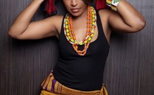 Viviane superbe dans cette tendance africaine!