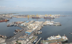 Môle 10 - Alerte environnementale - Un liquide mystérieux et nauséabond se dégage du Port