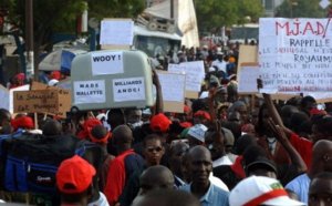 Les ex travailleurs de « Sénégal Equipe » ruent dans les brancards