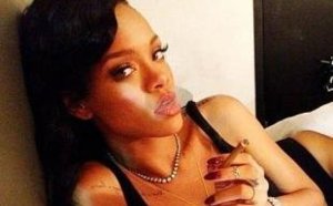 Rihanna : Son album Unapologetic numéro 1, elle fête ça avec de la marijuana