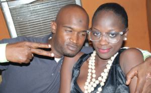 Le paparazi Sassy pose avec le mannequin Aida Ndao