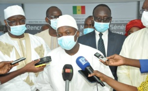 Le Ministre des Collectivités territoriales, Oumar Guèye incite les collectivités territoriales à mettre en avant l’éclairage solaire et non conventionnel