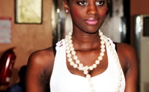 Arbre de Noel à la Prison Forbe avec la Miss Afrcité 2012 Aida Ndao