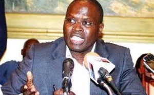 Khalifa Sall casque 400 millions Cfa  pour marquer la fin de l’année 2012 Dakar.