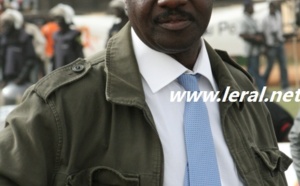 Silence! El Hadj Ndiaye de la 2Stv licencie...
