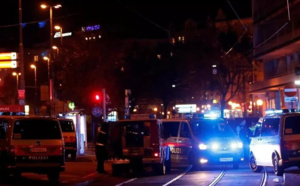 Autriche: une fusillade fait plusieurs morts, Macron dit à son "Europe" à ne pas céder