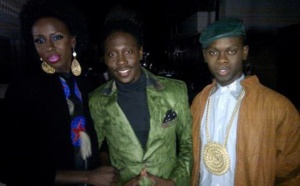Faada Frédy avec les mannequins Mor Pro et Fatou Joe