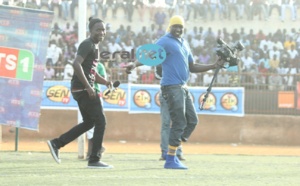 Modou Mbaye, le fils de Bécaye Mbaye avec son cameraman