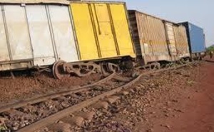 Thies : Un camion heurte un wagon du train contenant de produits toxiques...