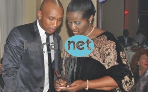 Le ministre Mariama Sarr avec le footballeur El Hadji Diouf 