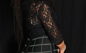 La chanteuse Guigui s'affiche dans une robe moulante, qui met en valeur ses formes généreuses (Photos)
