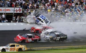 28 spectateurs blessés après un horrible crash à Daytona