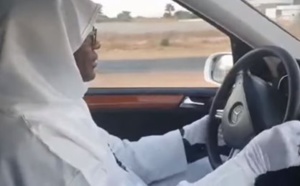 En route vers Darou Mouhty, Kara prend le volant et crée le buzz
