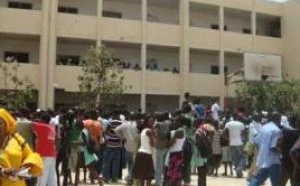 Mbacké: un véhicule de police provoque un accident devant le lycée Cheikh Ahmadou Bamba