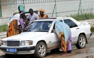 Lii Doy Na Waar du lundi 04 mars 2013 - La femme qui a accouché de quintuplés!