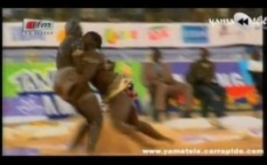 [Regardez!] Victoire de Ama Baldé sur Amanekh
