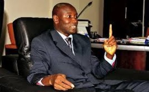 Aly Ngouille Ndiaye menace les distributeurs de gaz
