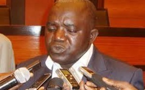 Macky Sall menace, les libéraux reculent