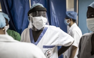 Covid-19: le virus esquinte le personnel soignant, physiquement et psychologiquement