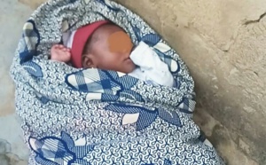 Mbour: Un bébé retrouvé abandonné derrière la porte d’une maison