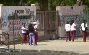 Lycée Kennedy: les salaires de 49 professeurs suspendus ?