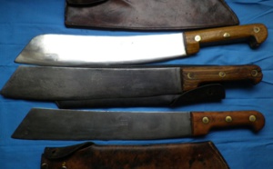 Des armes blanches dignes des grands bandits, ne vous méprenez pas, c'est bien l'Ucad