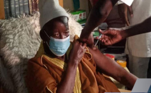 Kaolack: Le Khalife de Médina Baye vacciné contre la Covid-19