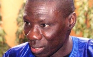 Énervé lors d'un débat à Walf Tv, Abdou Aziz Diop confond son véhicule avec celui d'un autre!