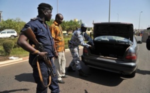 Pour 1000 francs Cfa, 2 policiers maliens passent à tabac un chauffeur sénégalais