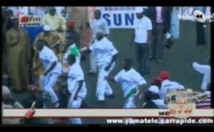 [Regardez] Bakkù de Tapha Tine ‘Takh ci ripp’ 