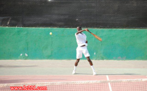 30 millions de francs pour financer une école de tennis