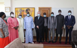 Le ministre Abdoulaye Diouf Sarr a reçu Pr. Didier Raoult