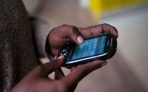 Apparences trompeuses: Un visiteur «plein aux as» dérobe des téléphones et de l’argent aux HLM Grand Médine