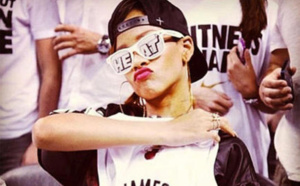 Rihanna réagit avec humour aux insultes d’une actrice sur Twitter: Sa riposte pleine d’esprit