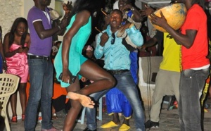 Le mannequin Feuza danse le sabar à l'occasion de son anniversaire!