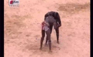 [Regardez!] Lutte Wouly 2 bat Balla Gaye Junior