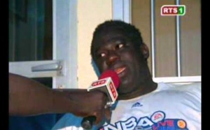 Interview de Yekini apres le combat contre Bombardier 
