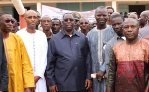 De retour dans ses anciennes écoles : Macky Sall rend hommage aux enseignants et déplore les nombreuses grèves