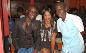 Le réalisateur Papis Niang en compagnie de Chacha de Bégué Time