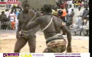 [Regardez!] Victoire de Pape Mbaye sur Diéne Kaire