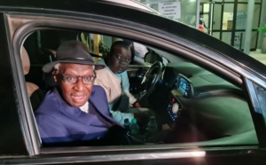 Libéré: Lamine Diack a foulé le sol de son pays natal