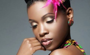 Dior Lô entre barettes et makeup..., elle est la reine