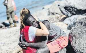 Elle a commis « le crime » d’avoir réconforté un migrant sénégalais :  Une bénévole espagnole harcelée sur les réseaux sociaux