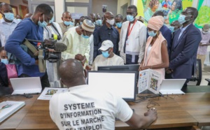 Inauguration des Pôles Emploi Entrepreneuriat: Le ministre Yankhoba Diattara a livré les clefs du Guichet Unique au Président Macky Sall