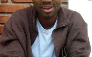 Cameroun: Eric Lembembe un militant gay, brûlé avec un fer à repasser, avant d’être tué