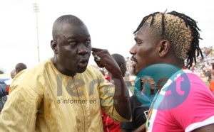 Lamine Samba en pleine discussion avec Pape Thiopet